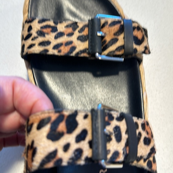 2 pair Donald Pliner sandals. Size 8.5 - Picture 5 of 10